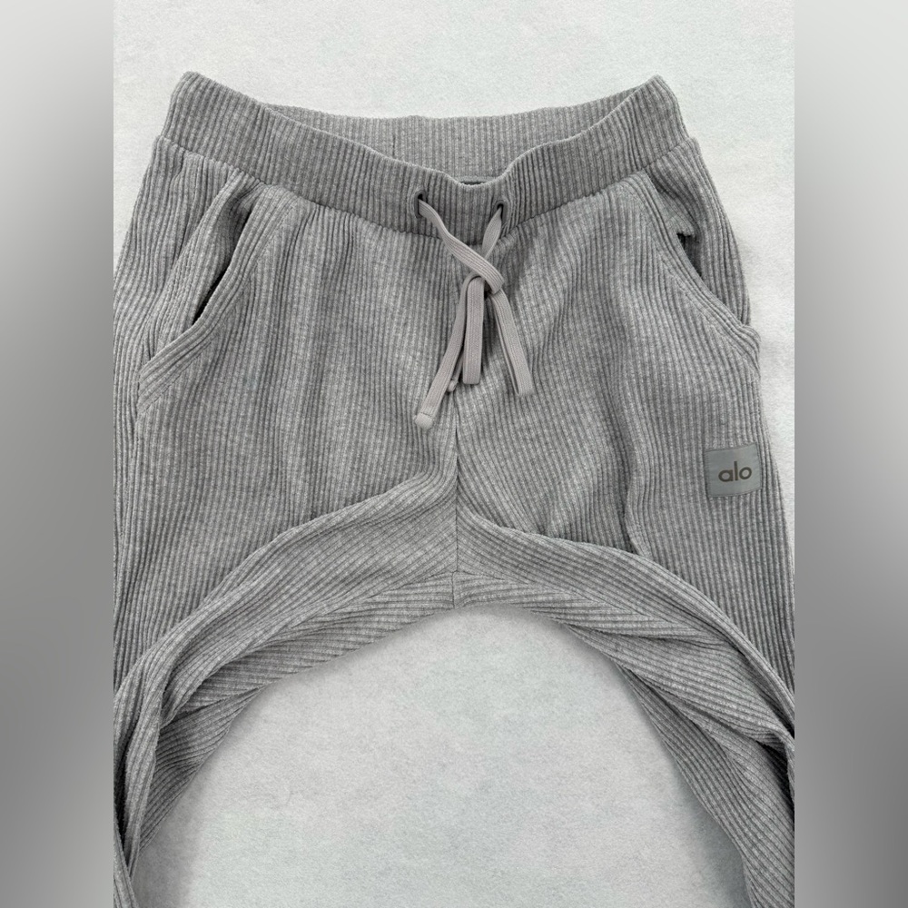 Alo Yoga Muse Sweatpant Athletic‎ Heather Grey Size Medium - Picture 7 of 12